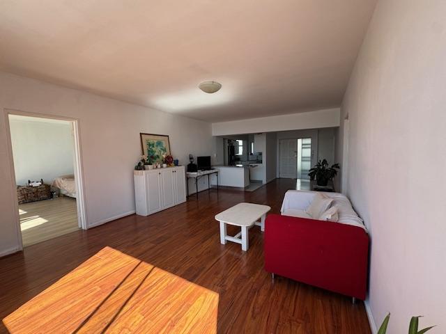 To Let 3 Bedroom Property for Rent in Sea Point Western Cape